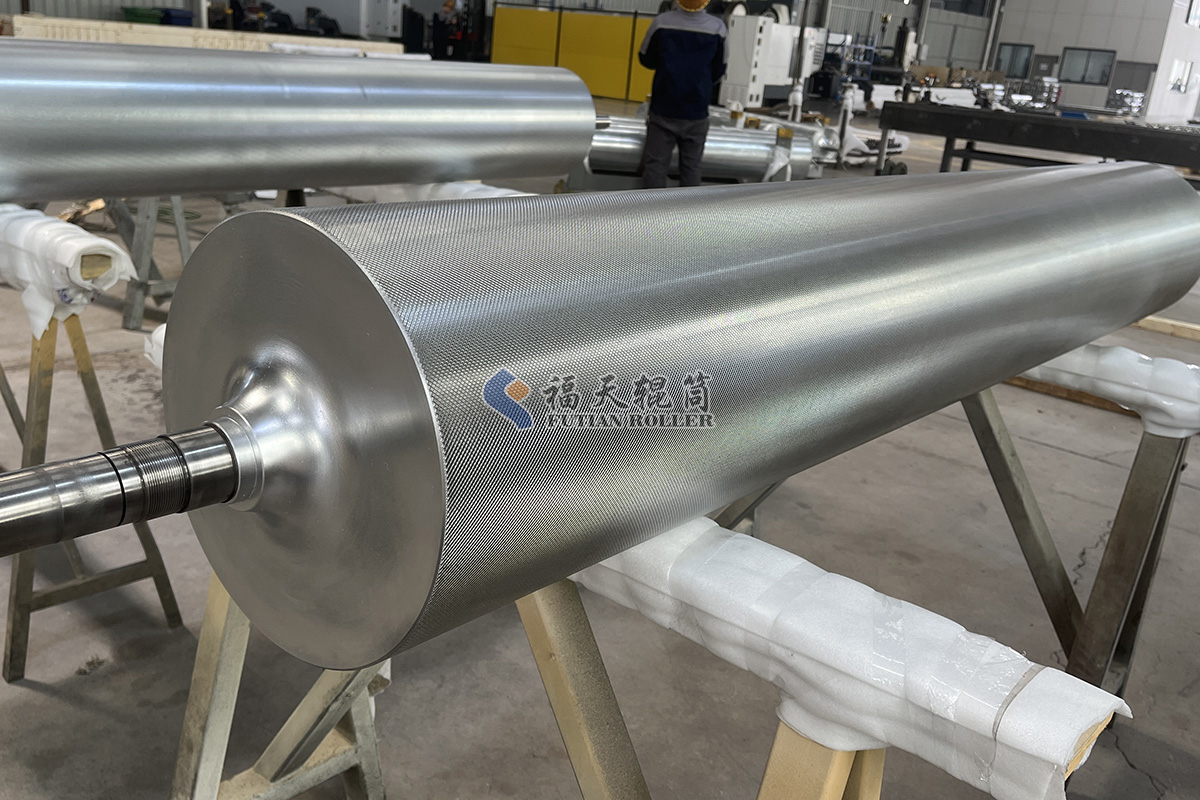 滾滾生輝，輥筒塑造夏日時(shí)尚