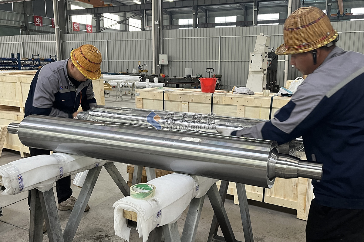 非標(biāo)定制分切機(jī)輥軸出口希臘