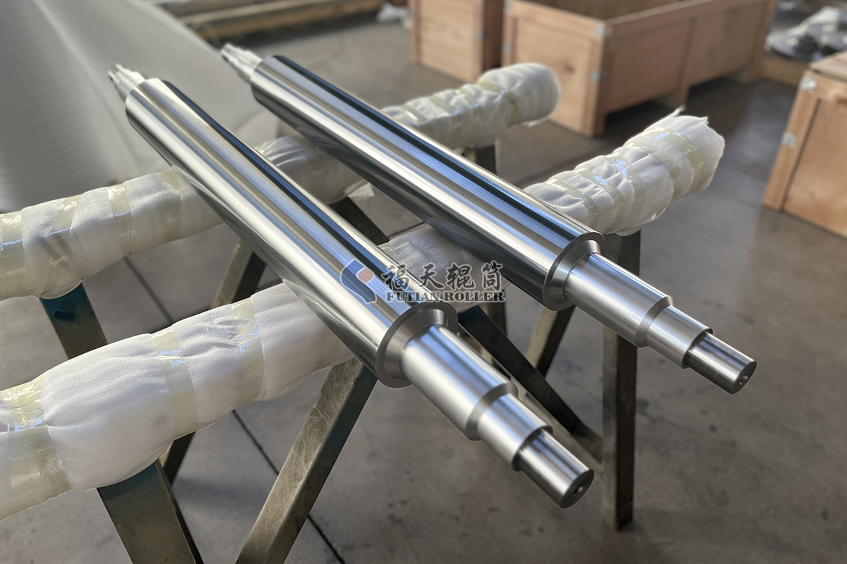 非標(biāo)定制工業(yè)鋼輥軸打包發(fā)往上海